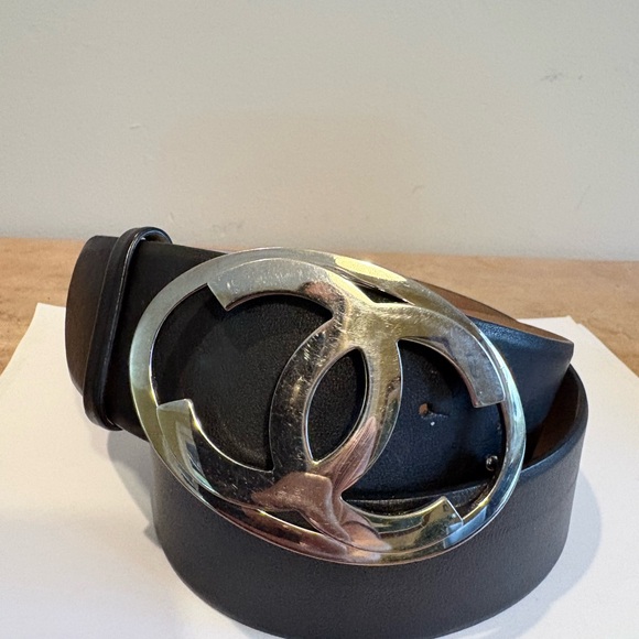 Authentic CHANEL Black Leather Belt with Silver Buckle - Picture 2 of 9
